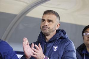 直播吧：三镇主帅马丁斯已下课，成中超新赛季首位下课主帅