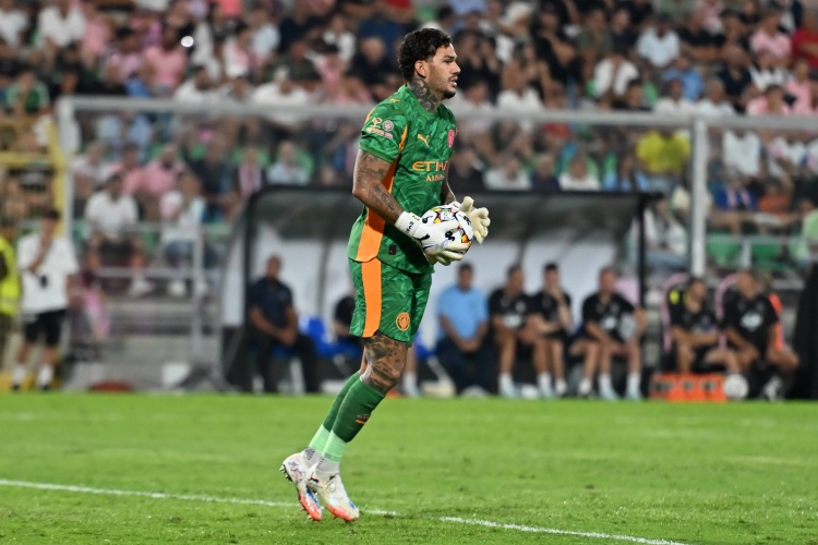 ESPN透露曼城为埃德森标价1500万英镑 多纳鲁马索要25万周薪成转会关键