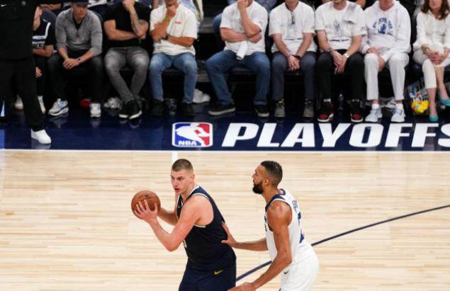 HuaTiHui-降服双塔！约基奇开启MVP模式，卫冕冠军逆转局势